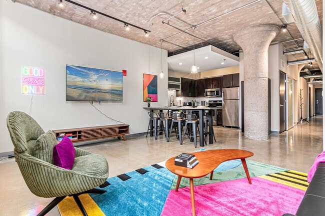 Building Photo - 606 N Washington Ave