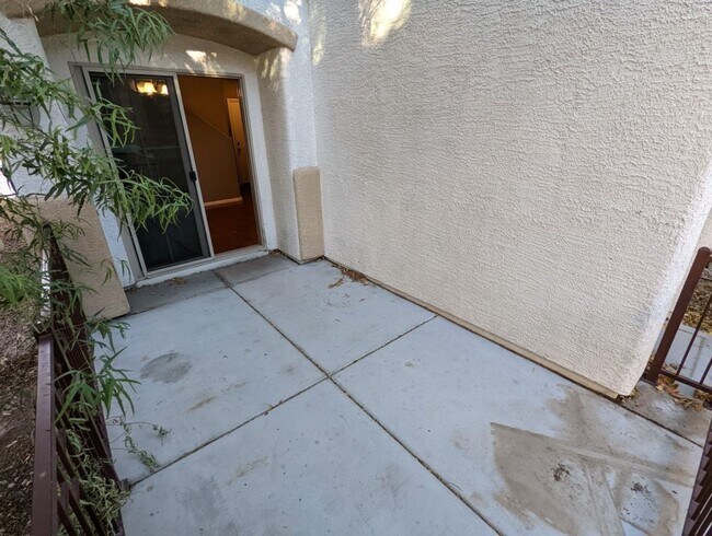Building Photo - 7760 Floral Fabric Ct
