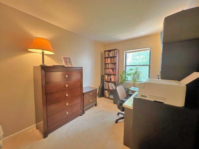 Building Photo - 950 Barton Oaks Pl