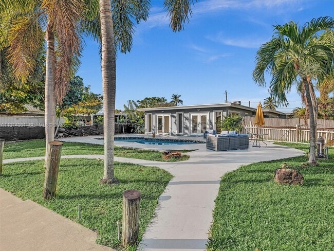 Building Photo - 4416 SW 35th Ave