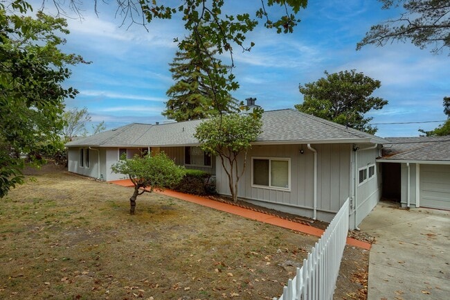 Primary Photo - 3 Bed / 3 Bath + Bonus room pet friendly Millbrae home with pool on a 1/2 acre lot. YouTube tour!!