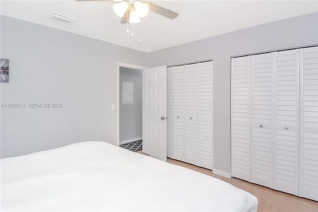 Building Photo - 1015 SW 30th St