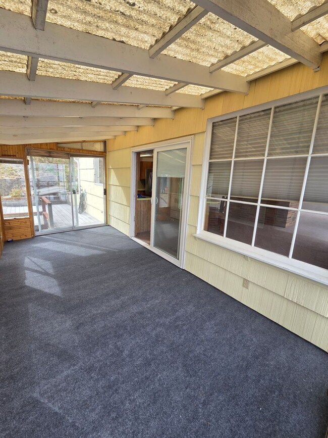 Building Photo - 1545 Colchester Dr E