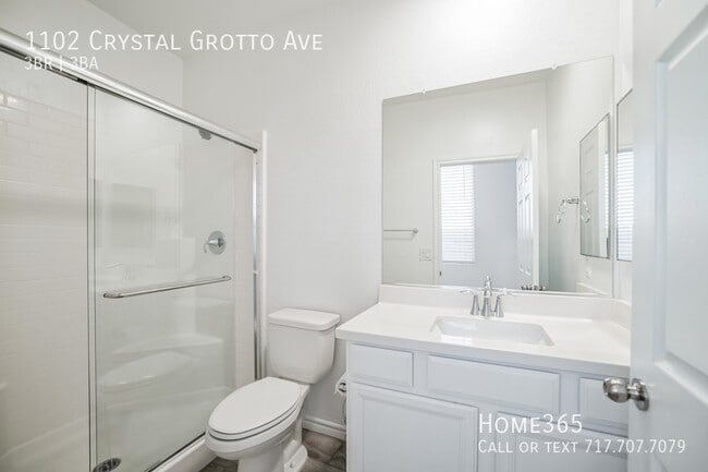 Building Photo - Stunning 3 Bed, 3 Bath Home in Thriving La...