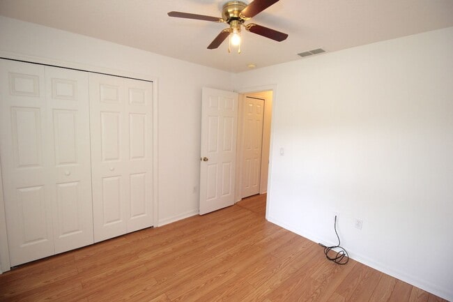 Building Photo - Roomy 3 Bed 2 Bath Screened Lanai Home for Rent in Pine Lakes