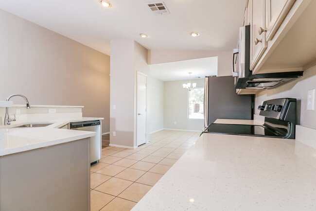 Building Photo - 7311 W Cordes Rd