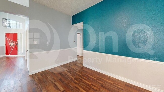Building Photo - 1517 Yorkshire Dr