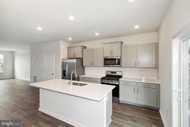 Building Photo - 406 Carroll Walk Ave