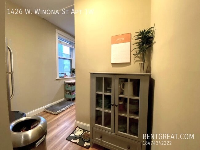 Building Photo - 1426 W Winona St