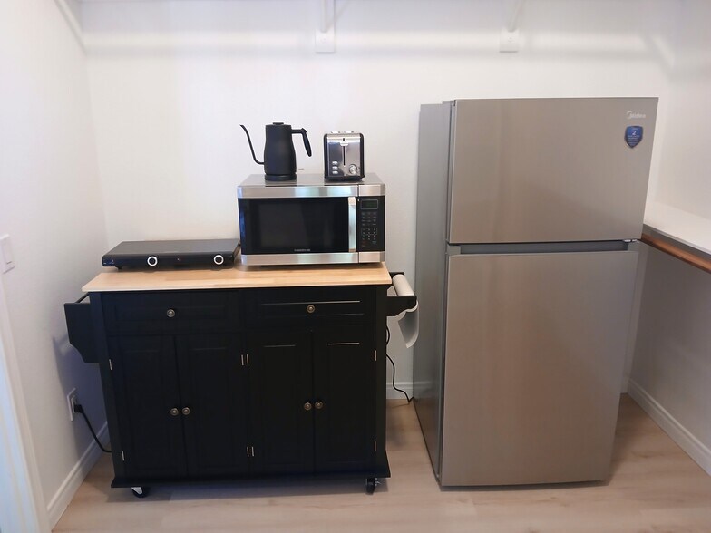 Building Photo - 43605 Los Gatos Rd