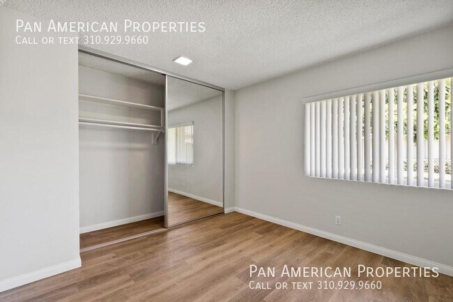 Building Photo - 450 Vista Dr