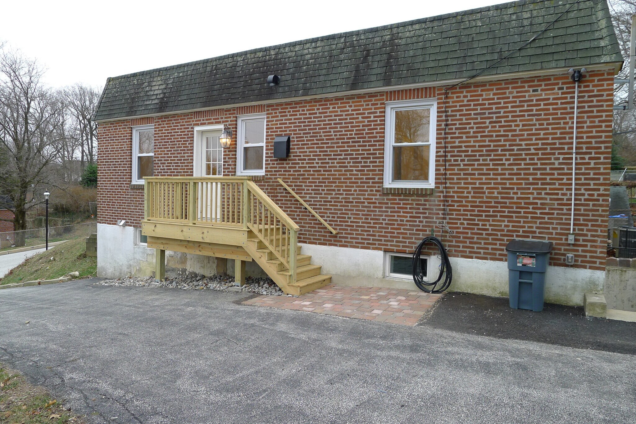 Building Photo - 278 Valley View Road