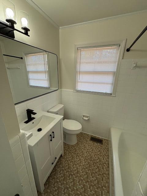 Building Photo - 11 Parker Dr