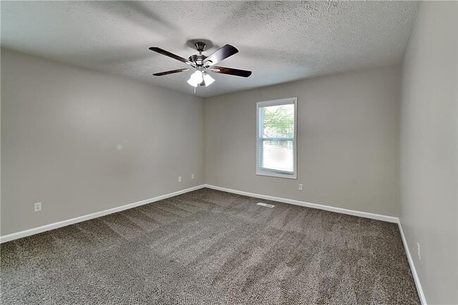 Building Photo - 174 Fox Dr