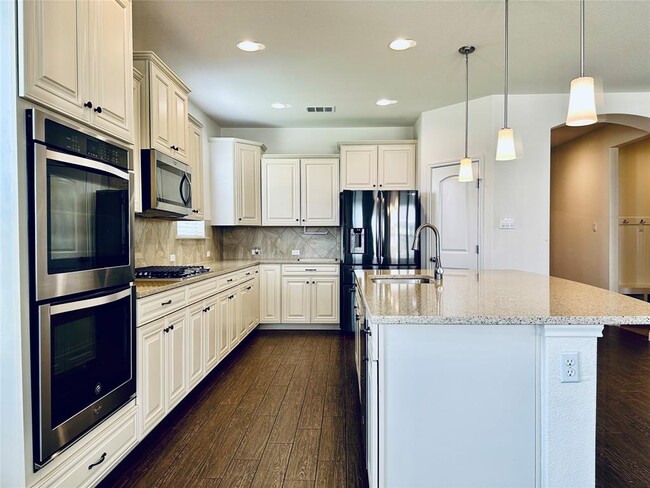 Building Photo - 3308 De Torres Cir