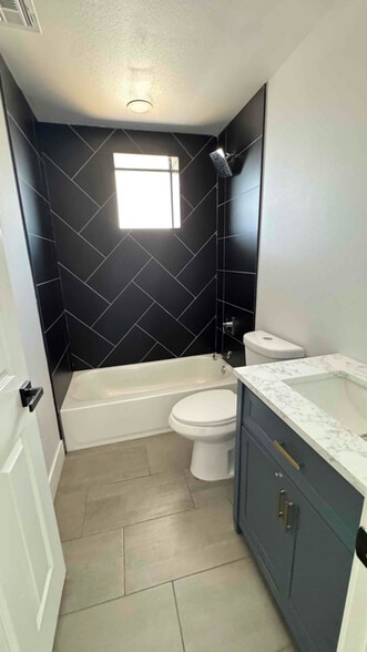 Building Photo - 3837 W Lincoln St