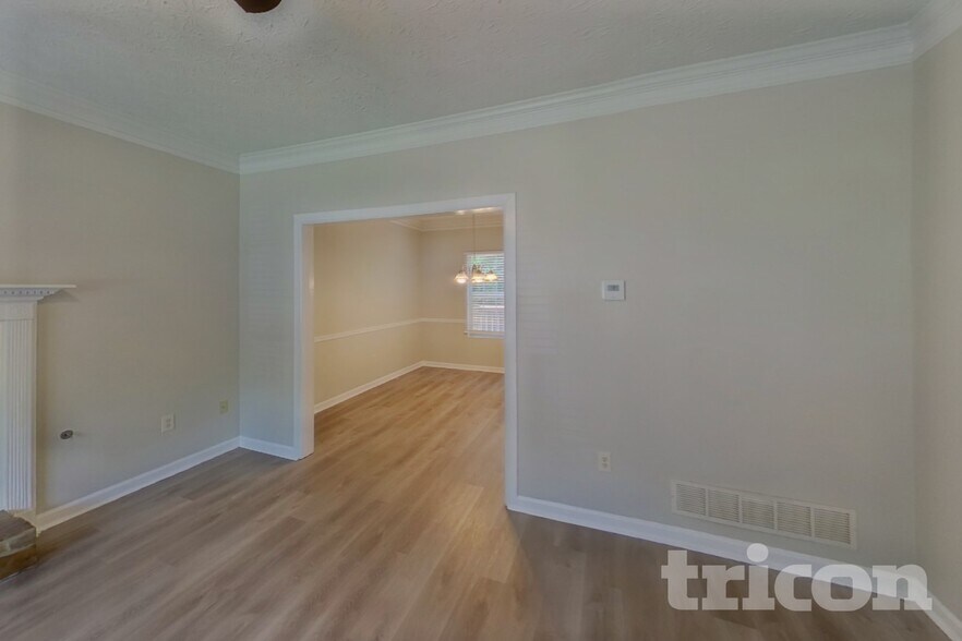 Building Photo - 1475 Watercrest Cir