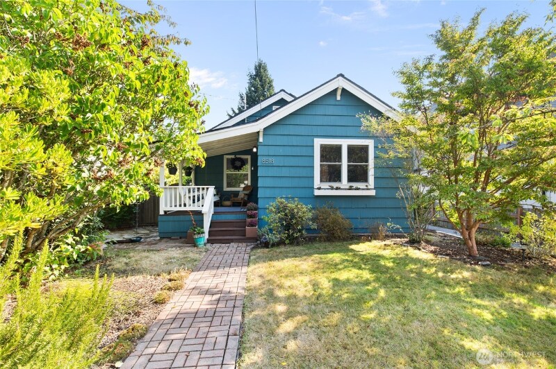 Building Photo - 1815 11th Ave