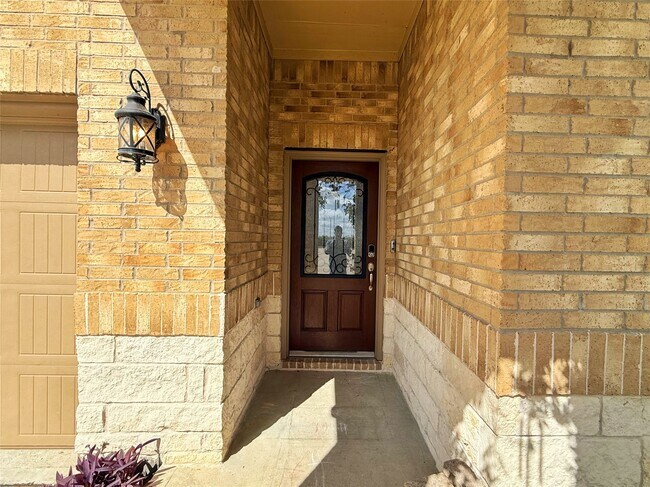 Building Photo - 3914 Dry Creek Dr