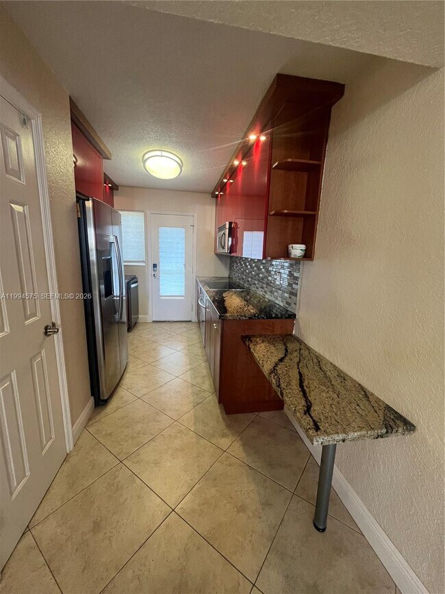 Building Photo - 3923 NE 166th St