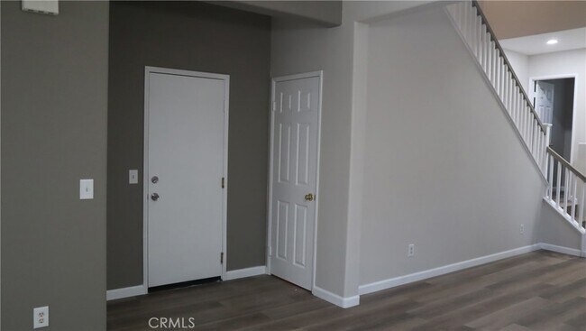 Building Photo - 3722 Almansa Way