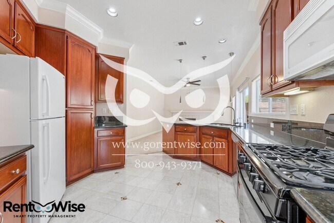 Building Photo - 406 Grenadine Way