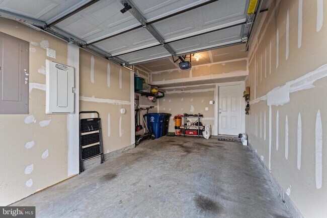 Building Photo - 304 Petite Sirah Terrace SE
