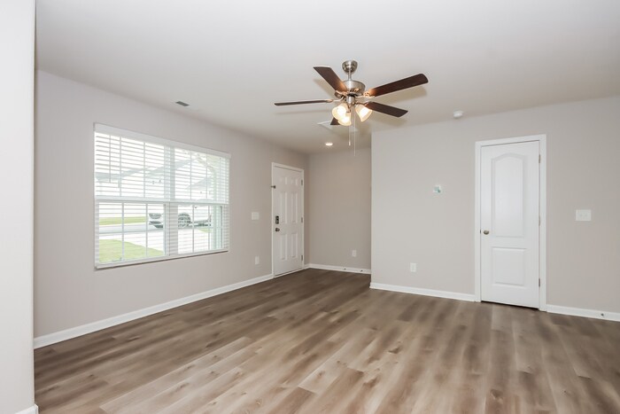 Building Photo - 4008 Everest Dr