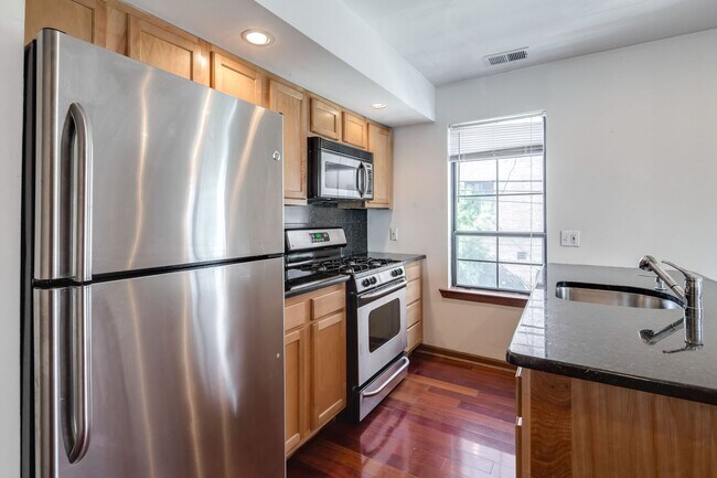 Building Photo - 617 S 18th St