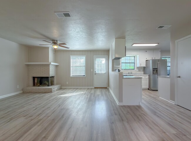 Building Photo - 3245 Whitney Dr W