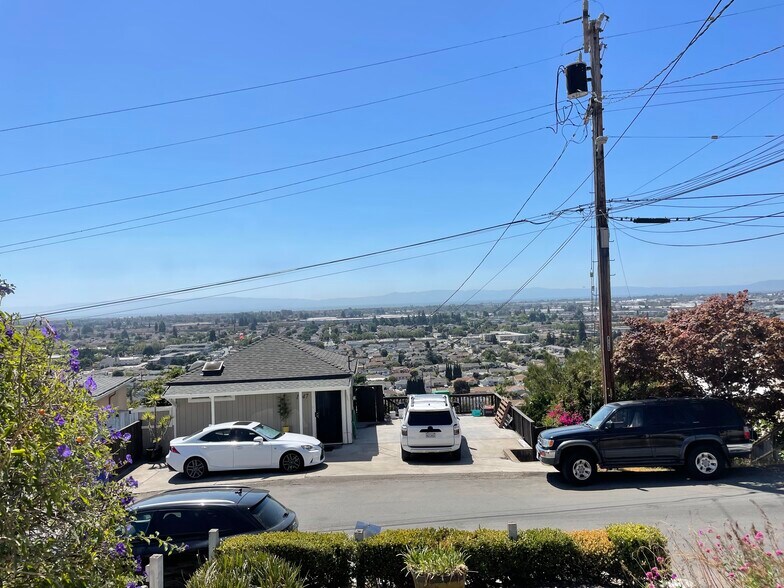 Building Photo - 1944 Placer Dr