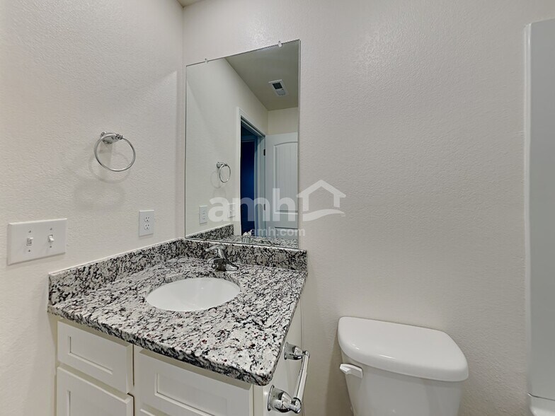 Building Photo - 6072 Mason Tucker Dr