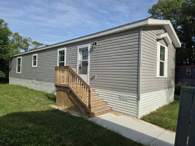 Building Photo - 123 Lynn Ln