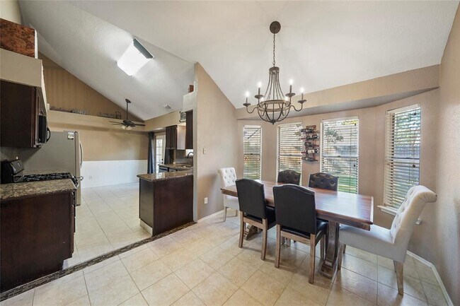 Building Photo - 10035 Red Wolf Ln