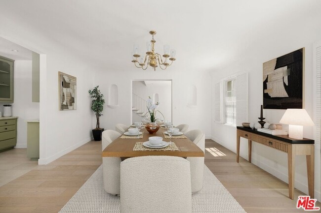 Building Photo - 712 N Rodeo Dr