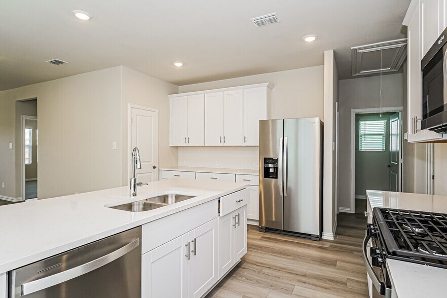 Building Photo - 1235 Paintbrush Dr