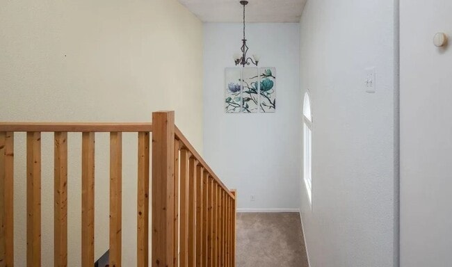 Building Photo - Cozy 3 Bedroom, 2.5 Bath Home in Eagle River
