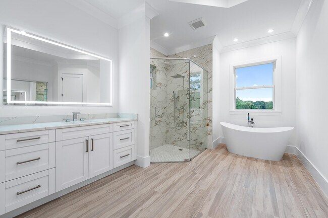 Building Photo - 18211 SE Old Trail Dr W
