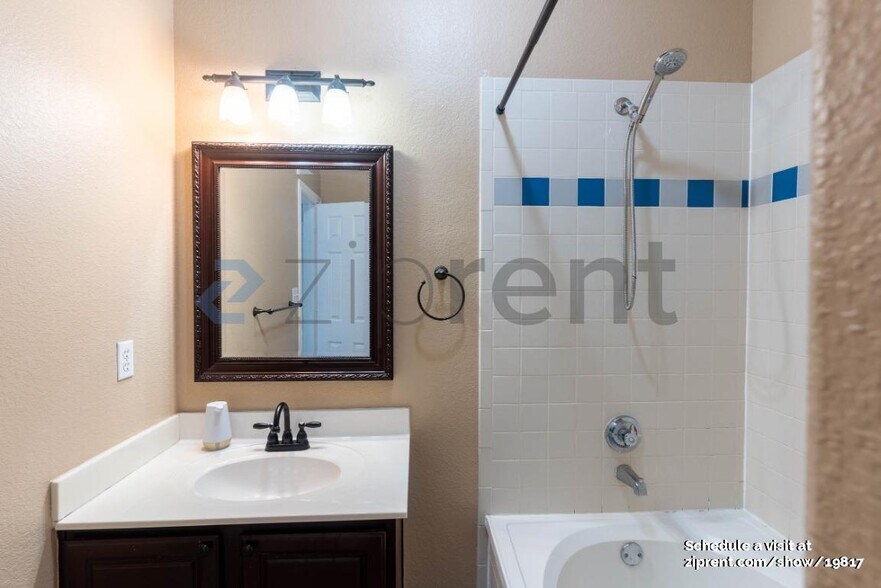 Building Photo - 12245 Abbey Glen Ln