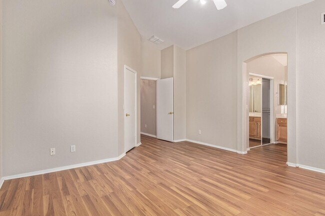 Building Photo - 13949 N 133rd Dr