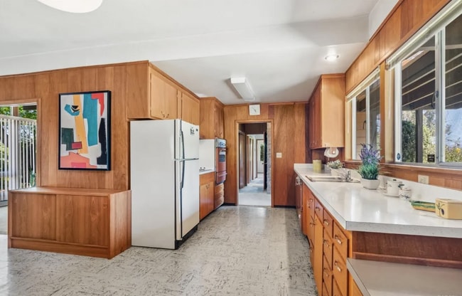 Building Photo - 1330 Orchard Ave