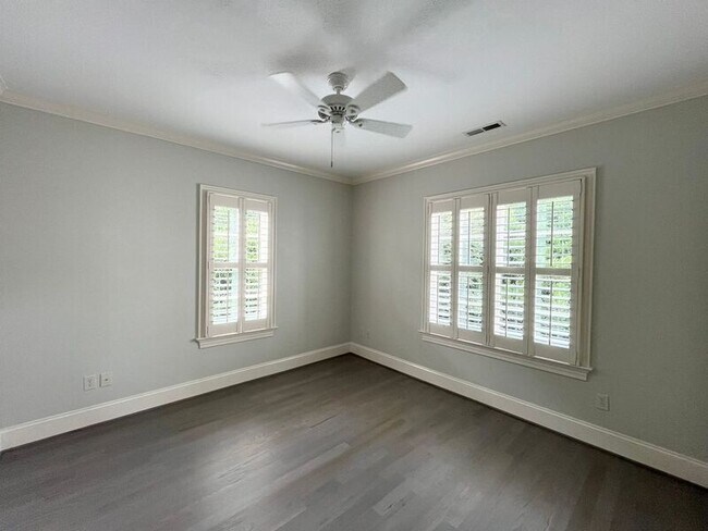 Building Photo - 535 Guilford Cir
