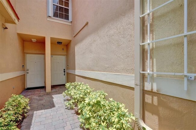 Building Photo - 4059 Crystal Lake Dr