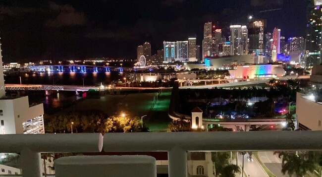 Building Photo - 1717 N Bayshore Dr