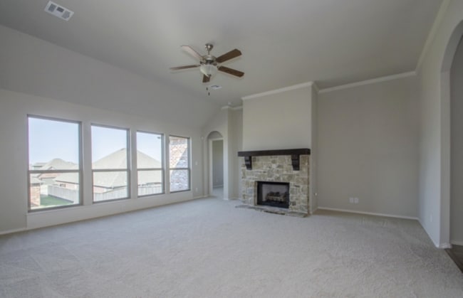 Building Photo - Unique 4 bed/2 bath/3 car garage Broken Arrow Home!