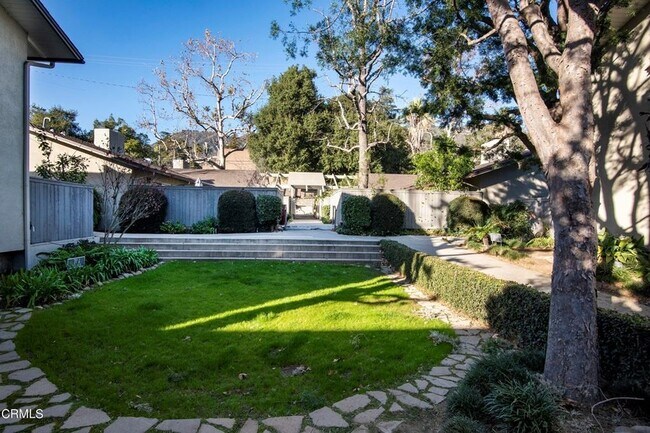 Building Photo - 708 W Sierra Madre Blvd