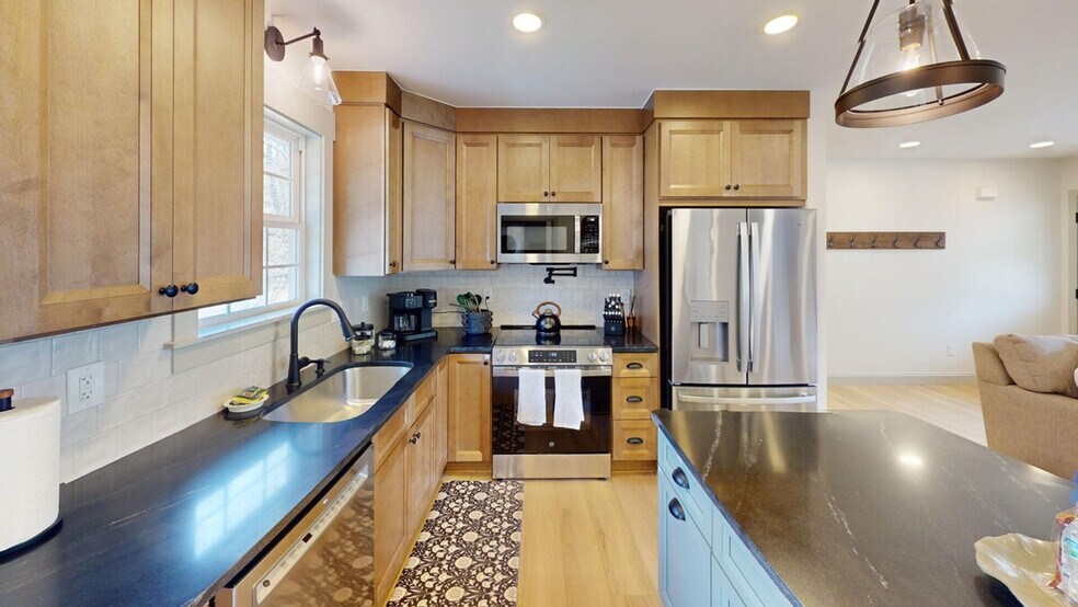 Building Photo - 29 Jennifer Ln