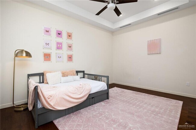 Building Photo - 22 Toronto Ave