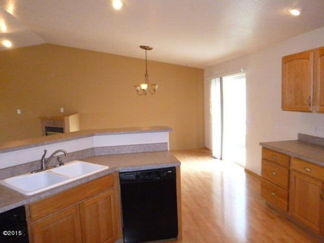 Building Photo - Lovely South Kalispell Home