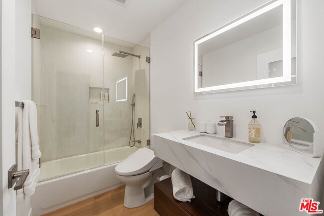 Building Photo - 4405 Costa De Oro